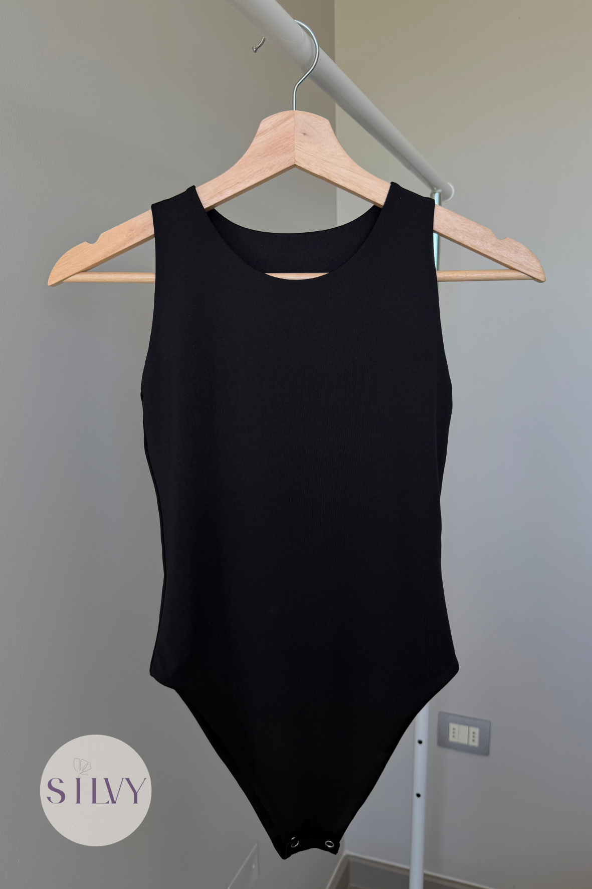 Body S/Manga Cuello Redondo Negro