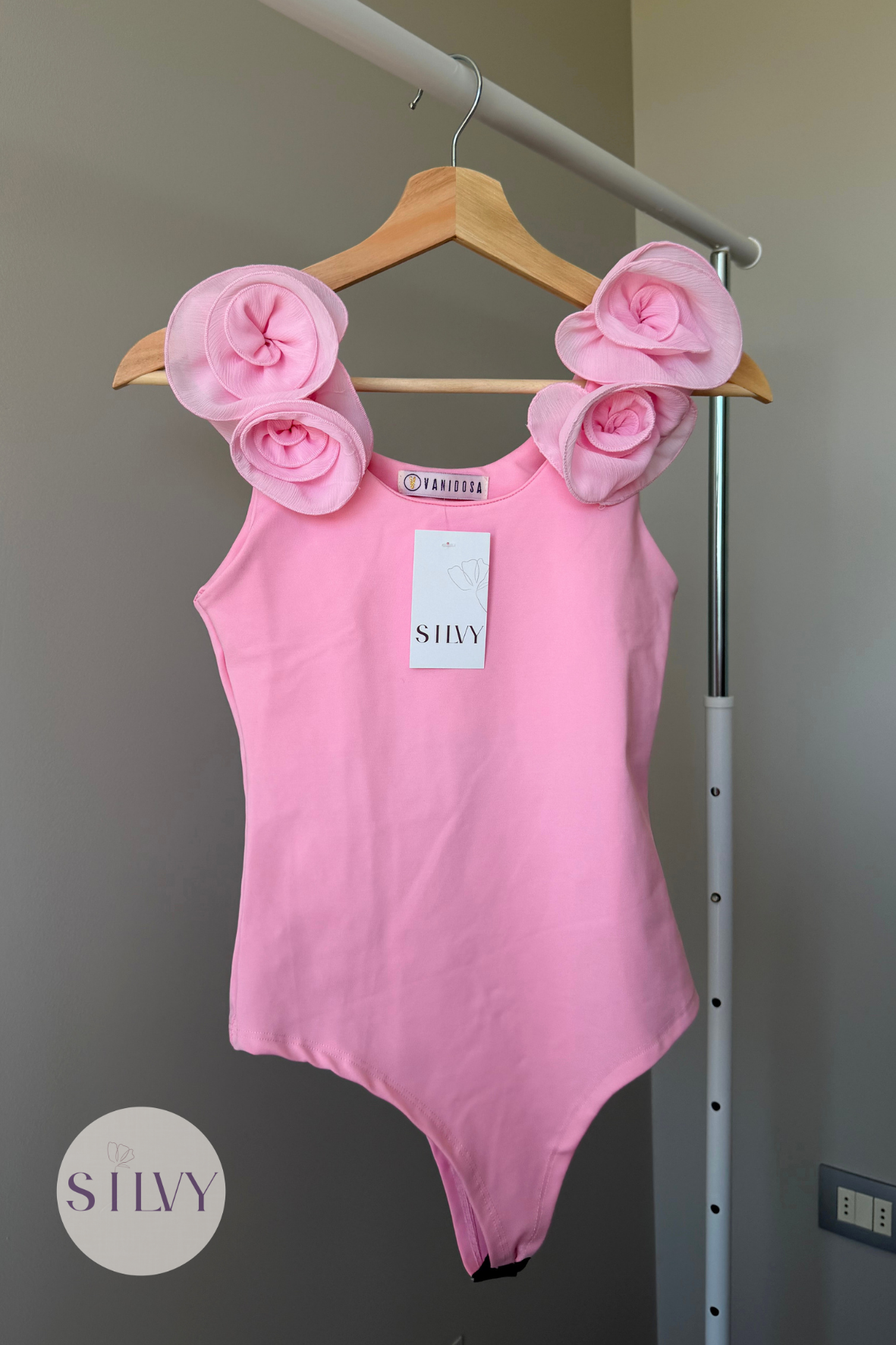 Body Rocio con Flor Rosado